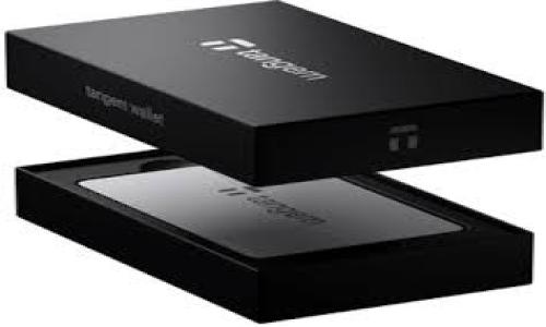 jiaoti如何将数字货币安全转移到冷钱包/jiaoti  
交易所转币, 冷钱包, 数字货币, 安全转移/guanjianci  

在当前数字货币迅速发展的时代，安全性成了投资者最为关心的问题之一。虽然交易所提供了便利的交易平台，但将数字货币存放于交易所中仍存在一定的风险。因此，许多投资者选择将数字货币转移到冷钱包，以确保其安全性。在本文中，我们将深入探讨如何将数字货币从交易所转移到冷钱包，包括步骤、注意事项以及如何确保转移过程的安全。同时，我们还将解答一些相关问题，帮助读者更好地理解冷钱包的使用和数字货币的安全管理。

一、什么是冷钱包？
冷钱包是指未连接互联网的数字钱包，用于安全存储数字货币。与热钱包（指那些在线钱包）不同，冷钱包通过物理设备或纸质打印的方式保存私钥，具有更高的安全性。由于冷钱包不与网络连接，黑客难以远程入侵，因此它们被普遍认为是存储数字资产的最佳选择。

二、为什么选择将币转移到冷钱包？
1. **安全性**：由于冷钱包不连接互联网，因此相对而言更难受到网络攻击。黑客无法通过互联网盗取你的加密资产，即使交易所遭受攻击，你的钱包也不会受到威胁。

2. **控制权**：使用冷钱包，你可以完全控制自己的私钥。在交易所中，虽然你拥有数字货币，但私钥实际上是由交易所管理的。拥有私钥意味着你拥有对资产的完全掌控。

3. **长期持有**：如果你打算长期持有某种加密货币，将其存储在冷钱包中是一个理想的选择。这是因为它们提供了更好的存储机制，避免了由于市场波动而产生的情绪决策。

三、如何将币从交易所转移到冷钱包
将数字货币从交易所转移到冷钱包的过程一般分为以下几个步骤：

1. **创建冷钱包**：如果你还没有冷钱包，首先需要选择一个适合的冷钱包。常见的冷钱包包括硬件钱包（如Ledger、Trezor等）和纸钱包。根据你的需求选择适合的冷钱包。

2. **获取钱包地址**：设置完成后，你需要获取冷钱包的接收地址。这个地址是用于接收来自交易所的转账的，每种数字货币都有其独特的钱包地址，请确保你使用正确的地址。

3. **在交易所进行提现操作**：登陆你的交易所账户，找到“提现”或“转账”选项。在输入目标地址时，确保将冷钱包地址输入正确，并选择相应的数字货币。

4. **确认转账信息**：提交转账请求之前，请仔细检查交易信息，包括地址、数量、手续费等，确保一切都正确无误。交易所通常会要求你完成身份验证步骤，以确保安全。

5. **等待确认**：一旦提交转账，请耐心等待区块链网络的确认。转账完成后，可以在冷钱包中检查是否已成功接收到资金。

四、转移过程中需要注意的事项
在转移数字货币时，投资者需注意以下几点：

1. **地址准确性**：在操作过程中，确保将冷钱包地址复制粘贴正确。任何输入的错误都会导致资金丢失，无法恢复。

2. **网络安全**：在使用交易所时，确保使用强密码，启用双重身份验证，减少账户被黑客攻击的风险。同时，避免在公共网络上进行此类操作。

3. **转账金额**：在转账时，可以先进行小额转账测试，确认无误后再进行大额转账，这样可以减少因错误导致的损失。

4. **交易手续费**：不同交易所对转账操作会收取不同的手续费，确保了解相关费用以避免不必要的支出。

五、可能相关的问题

h41. 热钱包和冷钱包有什么区别？/h4
热钱包和冷钱包是两种不同类型的数字货币钱包，各自的功能和用途也略有不同。  
热钱包是指连接互联网的数字钱包，方便用户迅速访问和交易。虽然热钱包提供了快速和便利的体验，但由于其在线的特性，它们更容易受到黑客攻击和网络安全威胁。相比之下，冷钱包由于未连接互联网，提供了更安全的存储方式。  
冷钱包通常用来存储长时间不需要动用的资产，而热钱包则适合频繁交易。热钱包的风险和收益需要用户平衡，而冷钱包则是确保长期投资安全的更理想选择。  

h42. 如何选择合适的冷钱包？/h4
选择冷钱包时，用户应考虑几个关键因素，包括安全性能、存储的易用性和兼容性。其中，硬件钱包通常被认为是最安全的选择。但也要注意钱包的厂商信誉与用户反馈。对于纸钱包，用户需确保其生成的安全性，以防私钥被他人获取。  

h43. 转账过程中如何防止信息被截获？/h4
为了确保交易信息的安全，用户建议使用安全的网络连接，并启用注册的双重身份验证。不要在公共Wi-Fi上执行交易，确保设备具有防病毒软件和最新的安全补丁。  

h44. 如果丢失冷钱包该怎么办？/h4
如果冷钱包丢失，通常根据你事先备份的助记词、恢复种子或私钥来找回你的数字资产。要确保在创建冷钱包时备份这些重要信息，并将其存放在安全的地方。  

综上所述，将数字货币从交易所转移到冷钱包是确保资产安全的重要措施。了解冷钱包的性质，掌握操作步骤，注意安全性和潜在风险，将有助于你的数字货币投资体验，希望以上信息对你有所帮助。